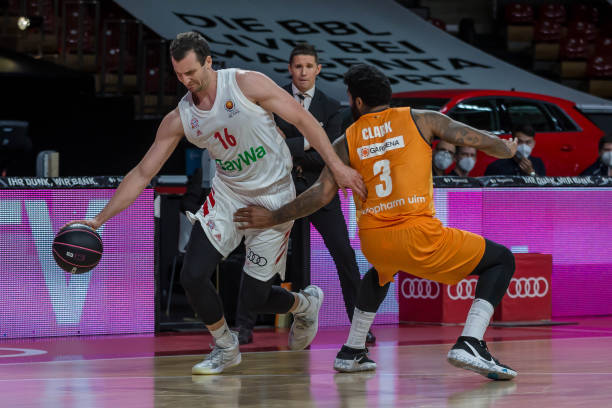 联赛中完成 联赛中完成