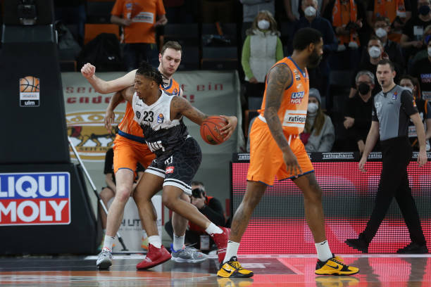 高压逼抢战 高压逼抢战