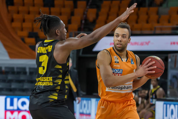 在比赛初期 在比赛初期