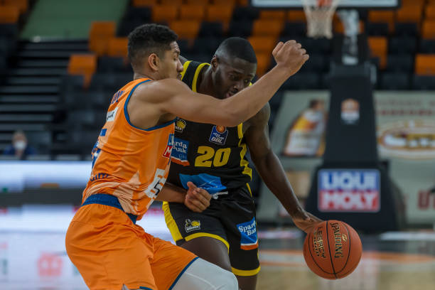 在这场激烈 在这场激烈